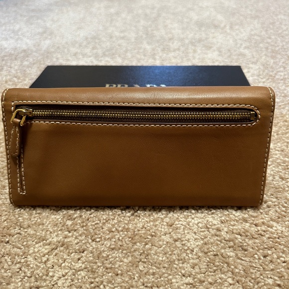 Prada City Calf wallet! Authentic! New in box! - Picture 6 of 13